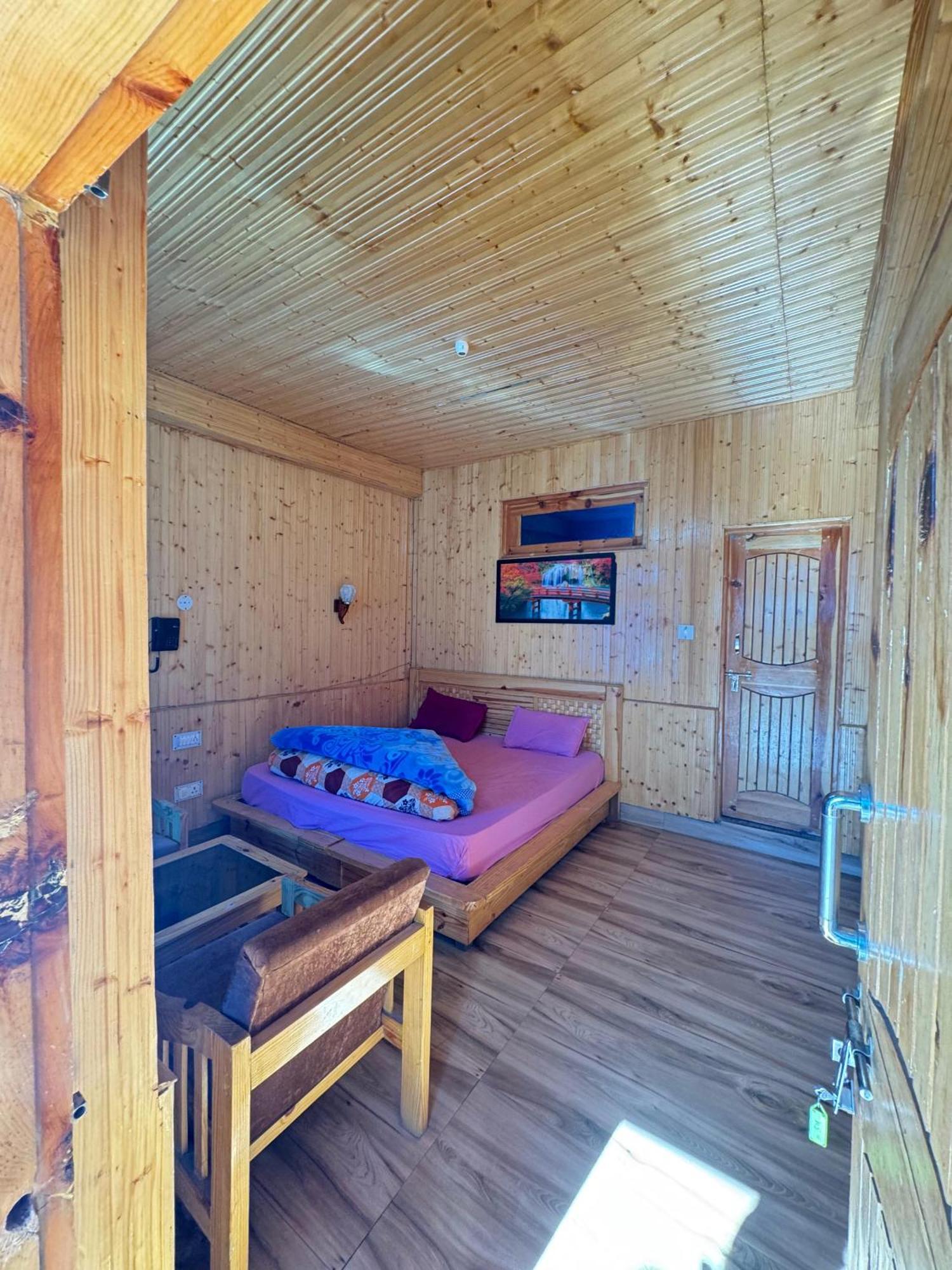 Hotel 19 Tosh Zewnętrze zdjęcie