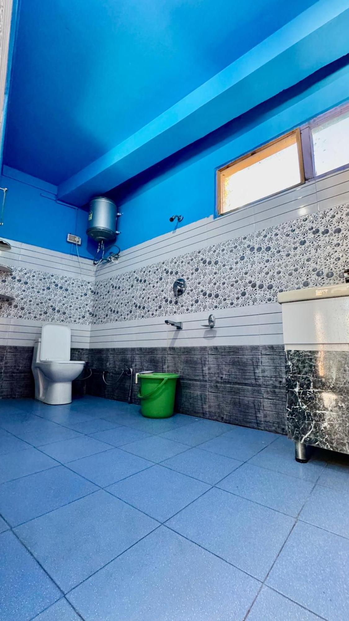 Hotel 19 Tosh Zewnętrze zdjęcie