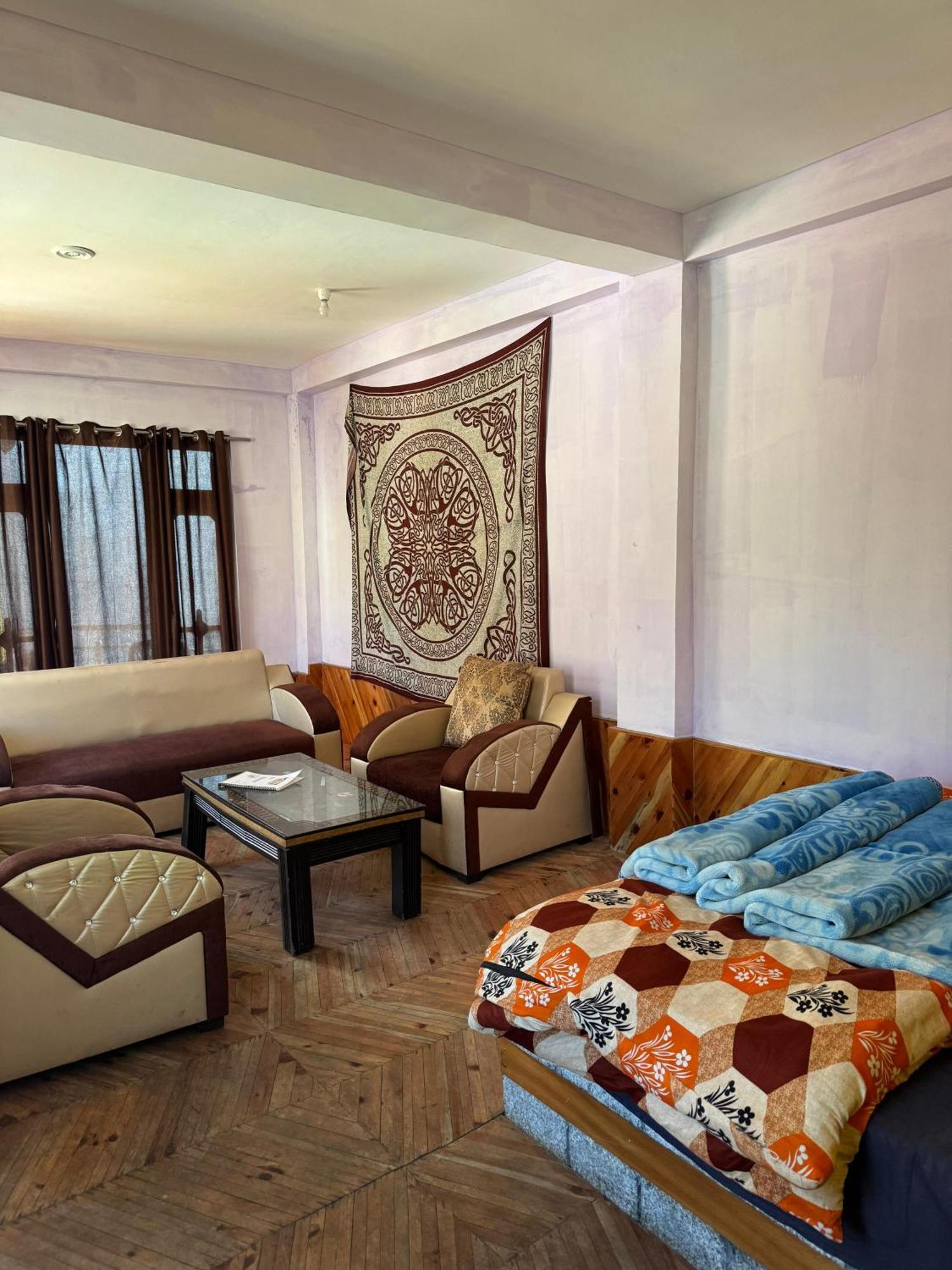 Hotel 19 Tosh Zewnętrze zdjęcie