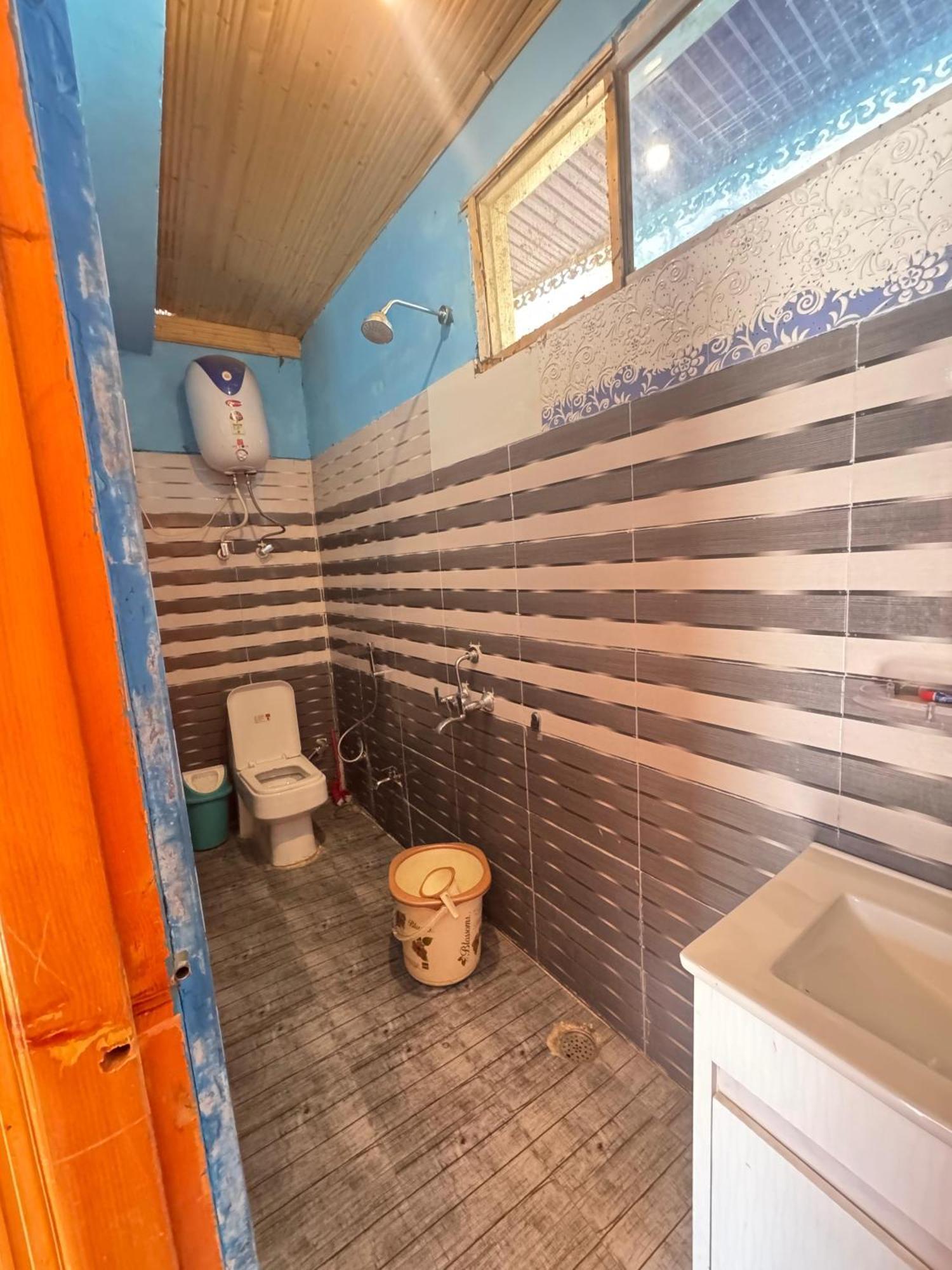 Hotel 19 Tosh Zewnętrze zdjęcie