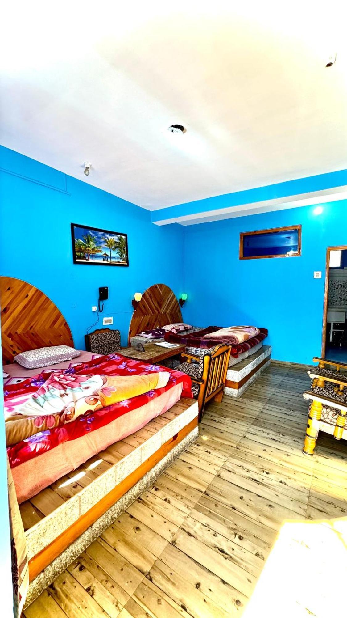 Hotel 19 Tosh Zewnętrze zdjęcie