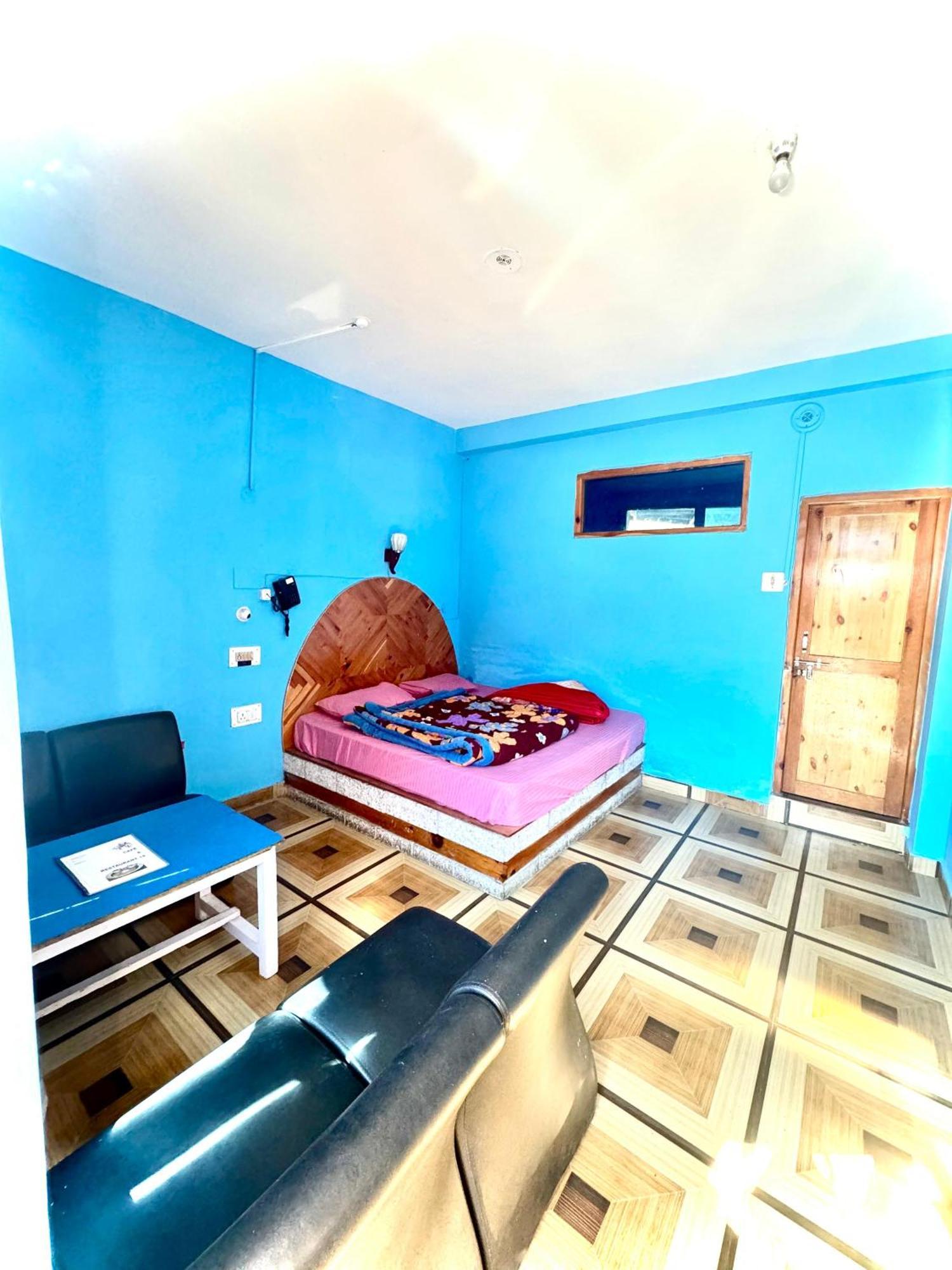Hotel 19 Tosh Zewnętrze zdjęcie