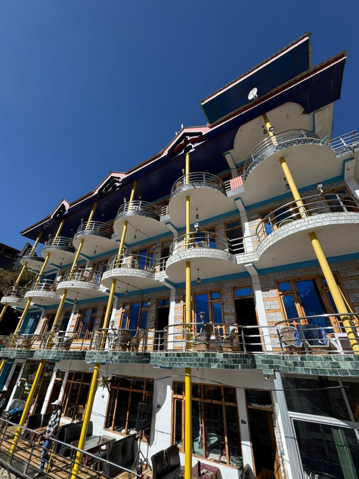 Hotel 19 Tosh Zewnętrze zdjęcie